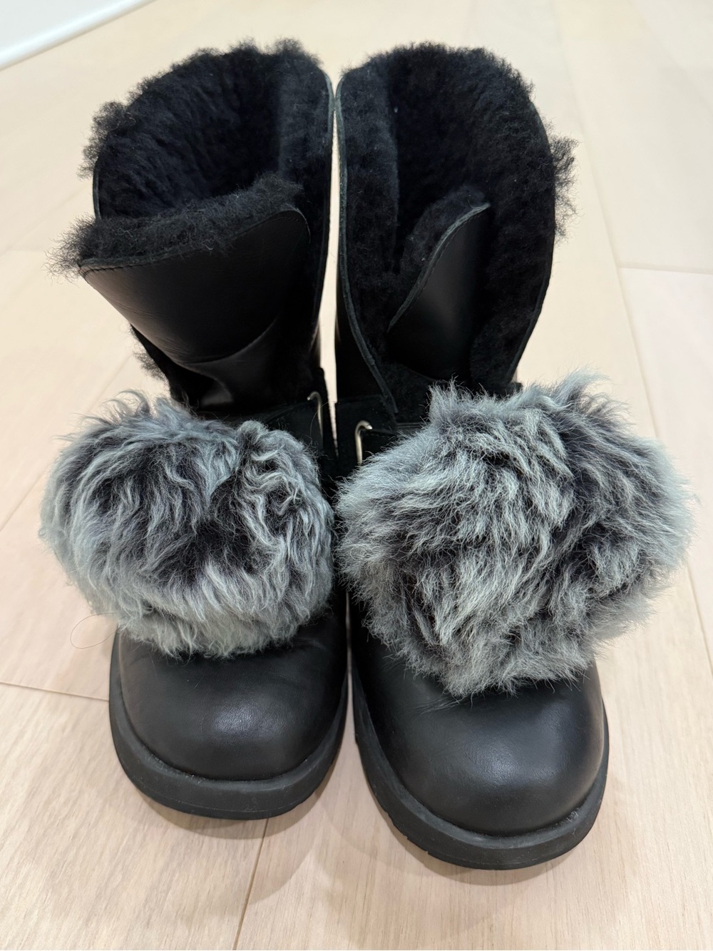 UGG Isley Patent Waterproof Boots Black Shearling Pom Pom Women’s Size 9